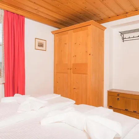 Bernhofer * Σάαλμπαχ-Χίντεργκλεμ