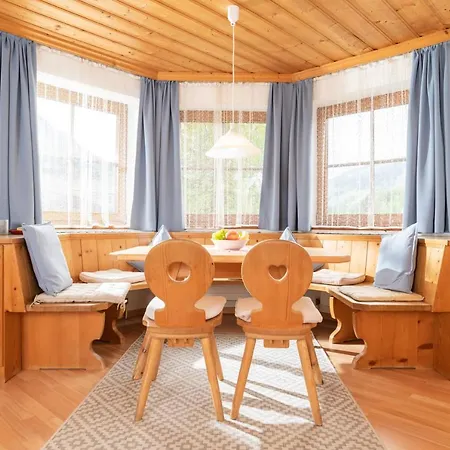 Bernhofer * Σάαλμπαχ-Χίντεργκλεμ