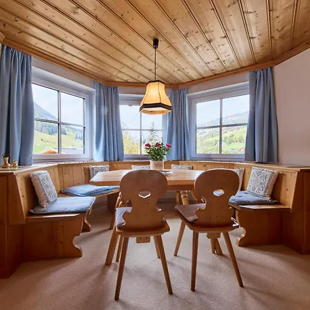 Bernhofer Apartment *